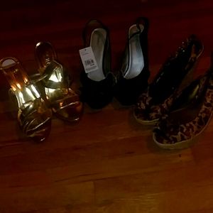 3 pairs of heals together SIZE 9 and 9 1/2